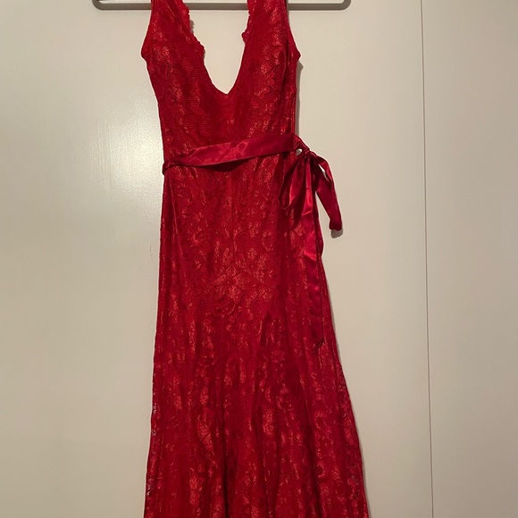 Floor length Red Lace Gown from Windsor - Picture 7 of 15
